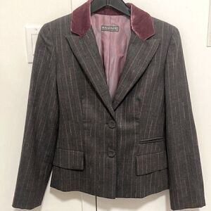 Krizia Poi Wool Jacket with Velvet Color Gray with magenta pin stripe. Size 40.